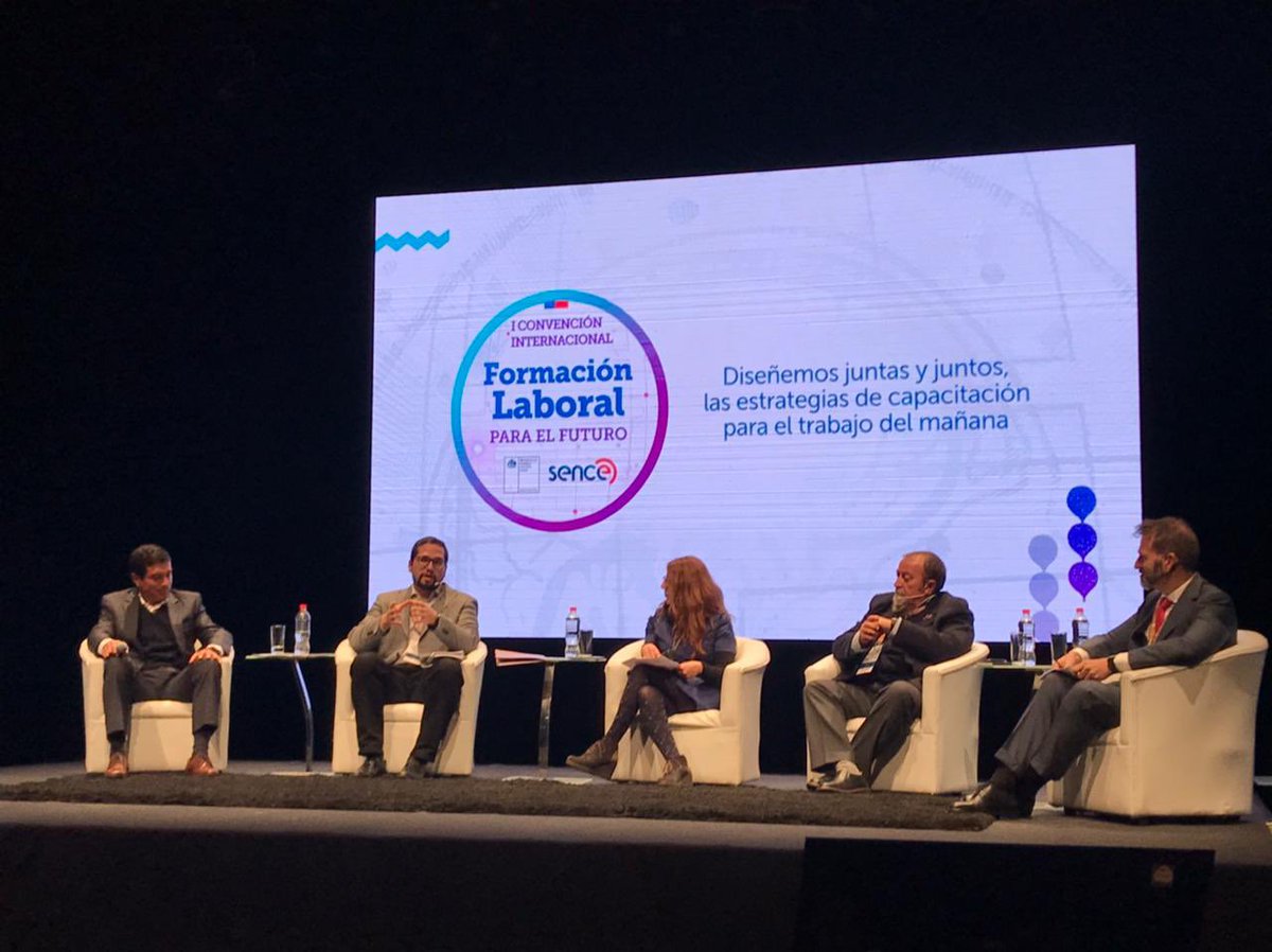 SubsecTrabajo's tweet photo. Nuestro jefe del Departamento de Prospección Laboral, @nicolasratto3, participó en la 1ª Convención Internacional de Formación Laboral para el Futuro, de @SenceChile, donde destacó los desafíos de la formación continua en Chile y los ejes de la política nacional de capacitación✅ https://t.co/dOOiWB4TZi