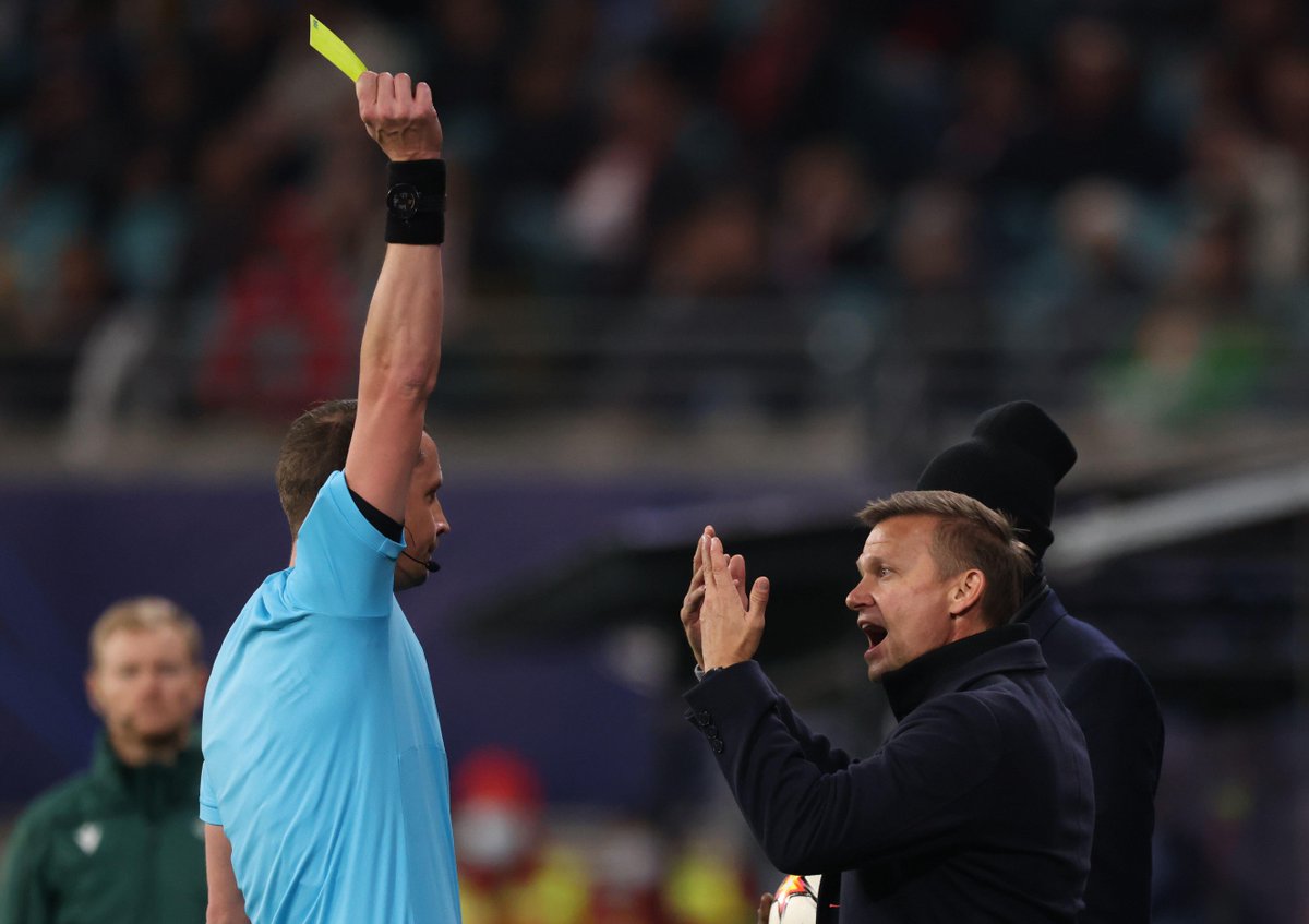 FootyAccums's tweet photo. Jesse Marsch on VAR 🗣

"I hope to see it used for the benefit of decision making. If it takes 4 minutes to make the decision then it’s not clear &amp; obvious.” https://t.co/VVL4lAIEQp