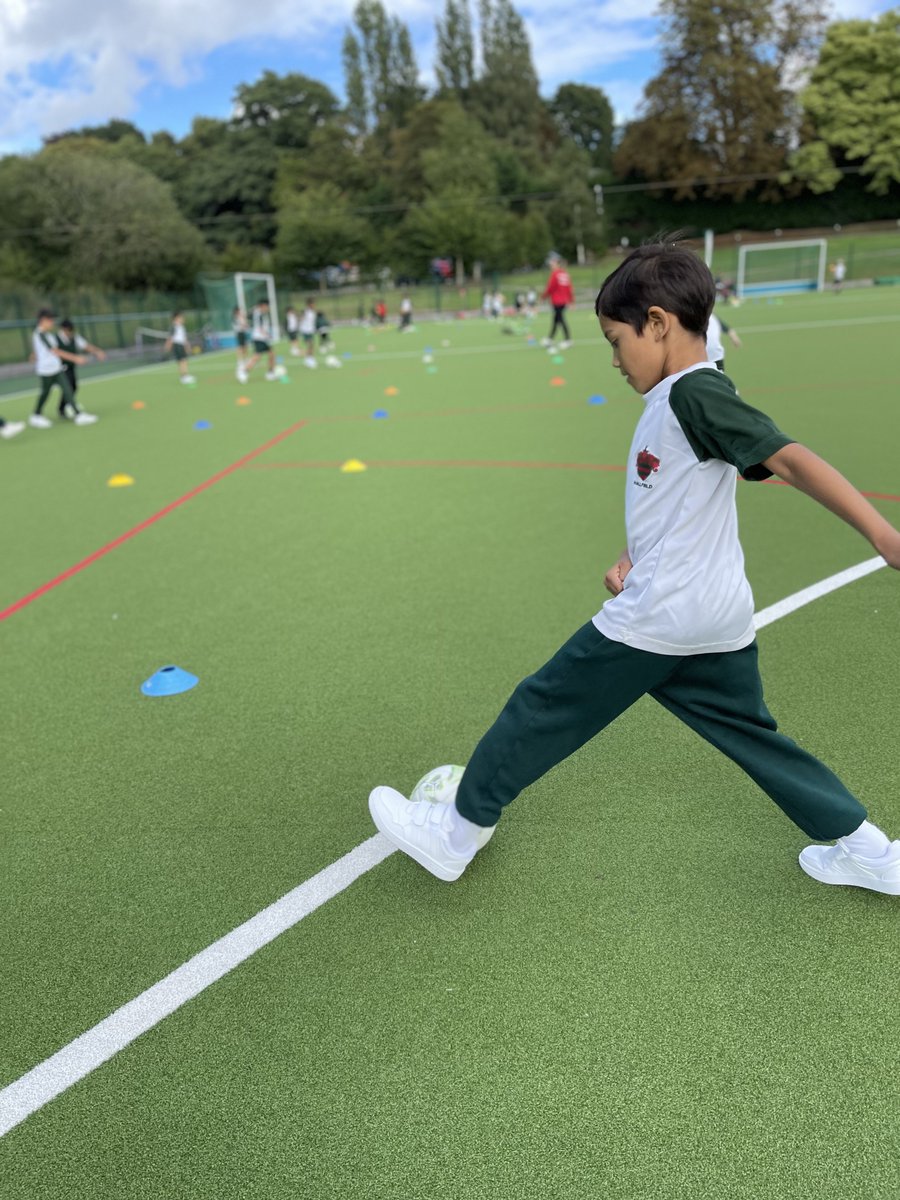 HallfieldSport's tweet photo. In Year 2 games this afternoon, the children enjoyed some football practice. This saw the children develop their dribbling skills, passing and ball control. I think we have some future sports stars in the making!⚽️⚽️@HallfieldSchool @HallfieldSport #GamesLesson #FootballPractise https://t.co/kFK8sxkQlA
