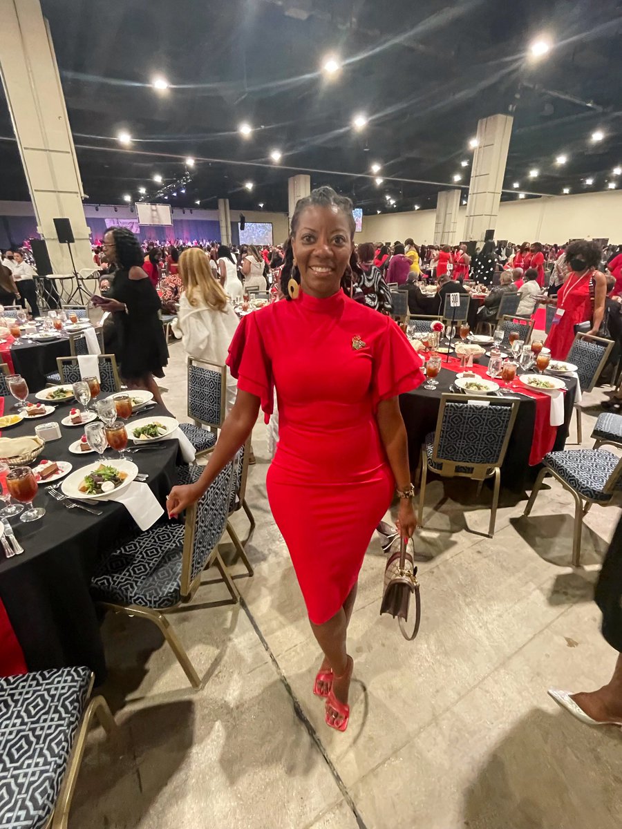 KTsDivaMom's tweet photo. My first @easternregdst conference was epic! Blessed to have a new chapter home @FWACDST. #ERC2022
#DSTRC2022 #ElevatingExcellence
#EPICSisterhood https://t.co/Ck0RQFICVs