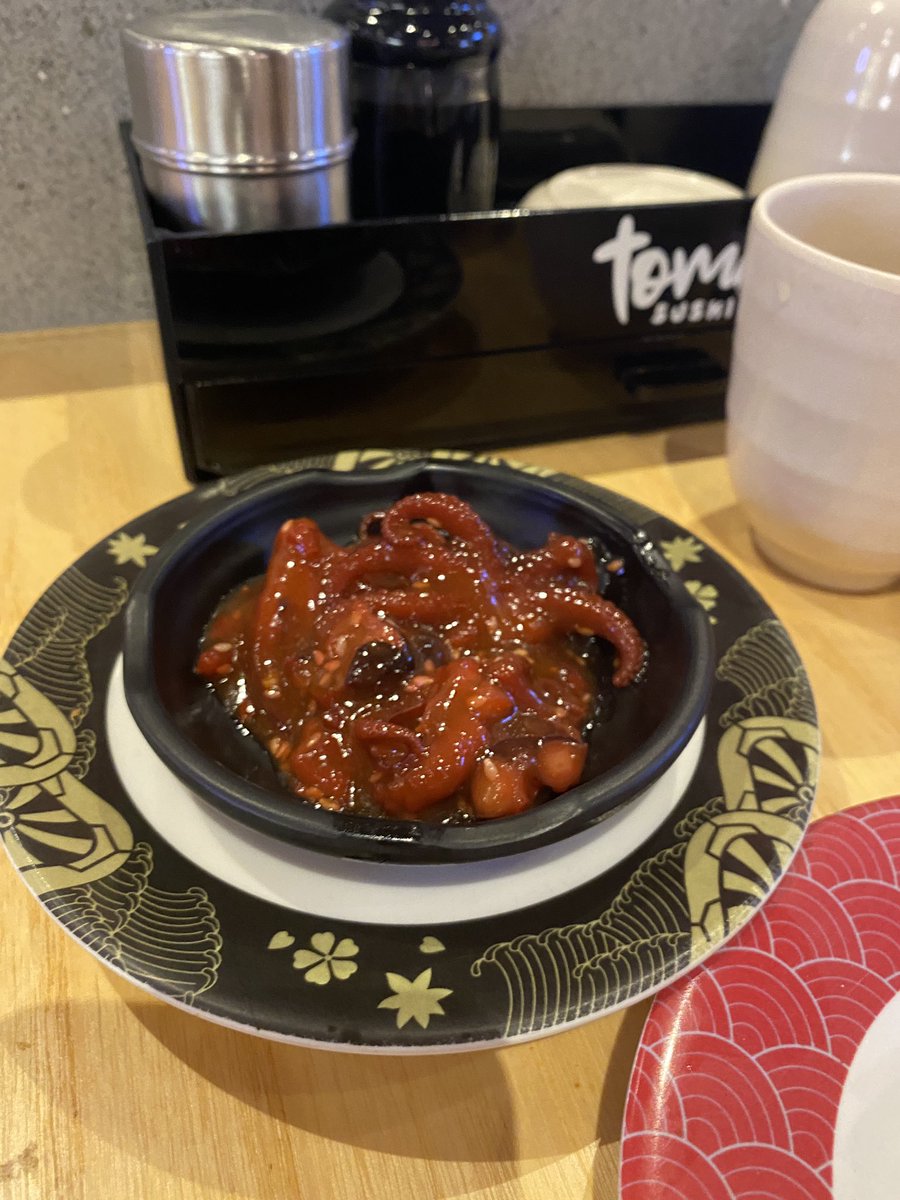 whosber's tweet photo. ⭐️mini food review #2⭐️

📍Tom Sushi🍣 TSM 
Harga start dari 10k ajah! 🫣

Chuka idako 8/10 
Kani 7/10 
Salmon sashimi 8/10

Harganya cukup affordable, but ukuran menyesuaikan harga ya✨

Menarik bwt jd alternatif sushi hits yg satu lagi hehe😋#sushi #tsbandung #review #food #raw https://t.co/wJQqpppRZE