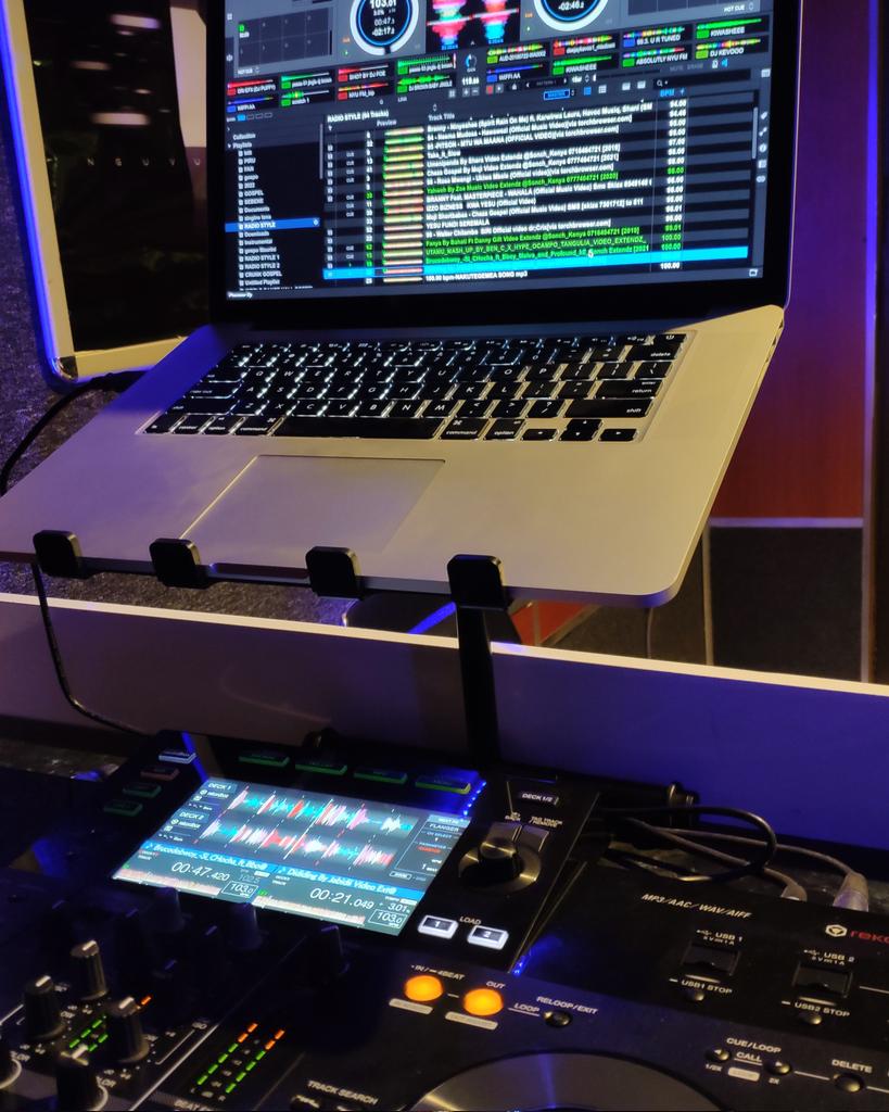 Deejaykevoo's tweet photo. https://t.co/C8KY3GK0H7