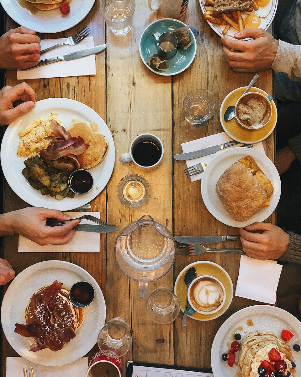 hotelesrealinn's tweet photo. ¿Quién se apunta para un desayuno de amigos en #RealInn? 😋
#Desayunos #Restaurante #Hotel #StockCafé
Manda DM para más información. https://t.co/2csASLJ1IK