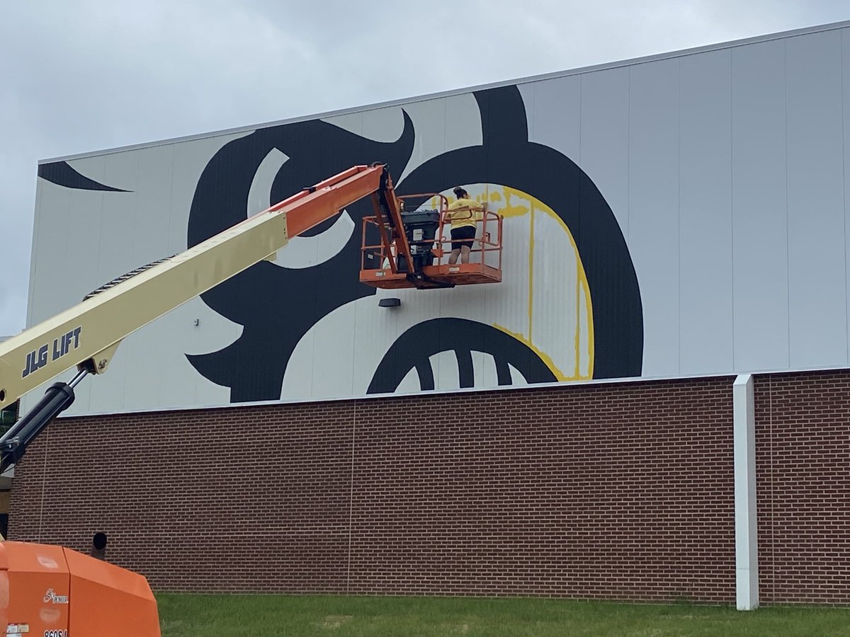 bloomfield_high's tweet photo. The Cardinal is coming to life on the new gym! #GoCards https://t.co/Vju4dZ0B8c