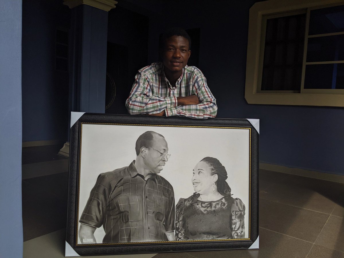 efeartz's tweet photo. I am so glad I didn't give up my passion for art in my very little beginning. Commissioned and delivered.✅ I'm moving on to bigger projects ASAP by God's grace!
#efeartz #hyperrealism #kelvinokafor #uyidraws #commissioneddrawing #charcoaldrawing #artworld #realism https://t.co/Gx0OCRgjbg