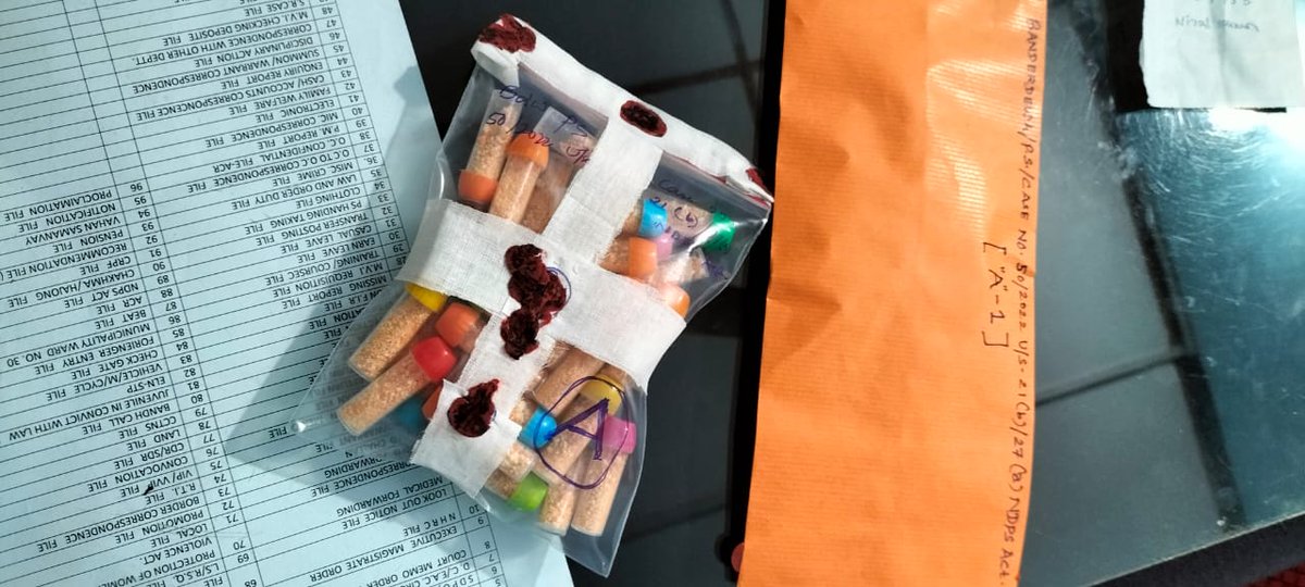 arunachaltimes_'s tweet photo. #BanderdewaPolice arrested Hage Apa, a resident of #Naharlagun, and Karker Gibi, of Gensi (#LowerSiang), from #Banderdewa and recovered 37 vials containing 44.9 grams of suspected #heroin from their possession. https://t.co/vnMHzNAWEL