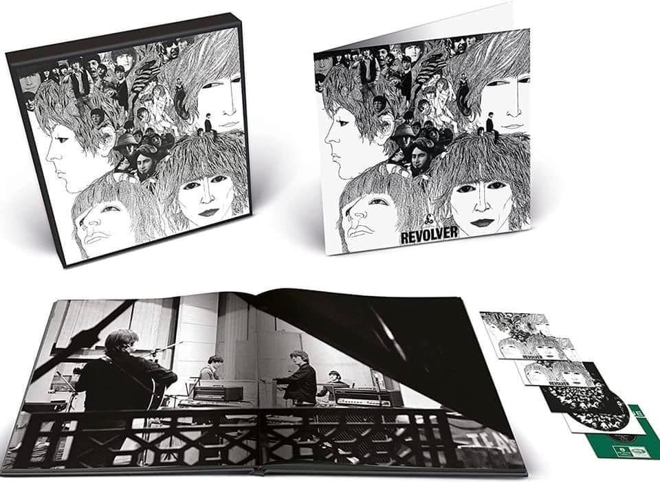 TheBeatleBR's tweet photo. Vazou imagens das versões que serão vendidas de Revolver: 
- Versão LP + EP
- Versão 5 CDs
Além disso terá nas versões:
- 1 CD
- 2CDs
- 1 LP
- Picture Disc
Conforme o vazamento, essas informações serão oficializadas em breve e a data de lançamento é 28 de Outubro https://t.co/E2eIyXKb6L