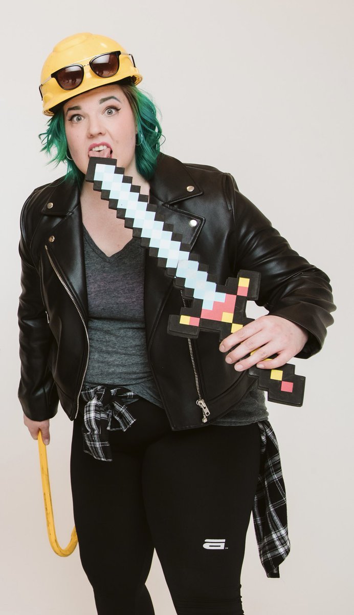 Happy Birthday to our very own Lindsay Jones! 💚👽🎉🥰