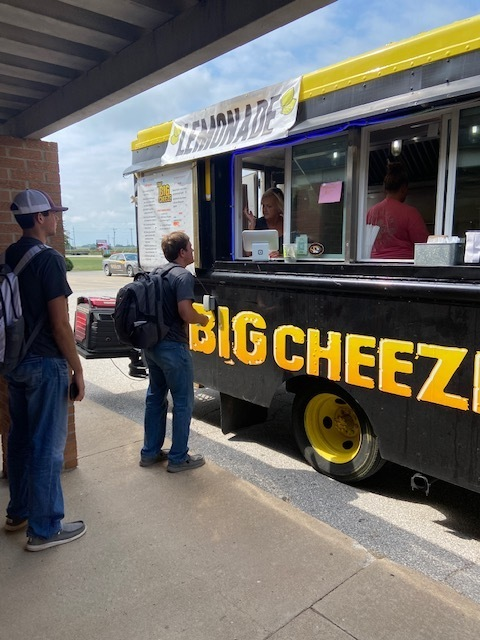 CR6Trojans's tweet photo. Happy R6th of the Month! Today our staff and high school students enjoyed The Big Cheeze food truck! #WeAreCommunity #Our6 #R6thoftheMonth https://t.co/cgWtth7PXs