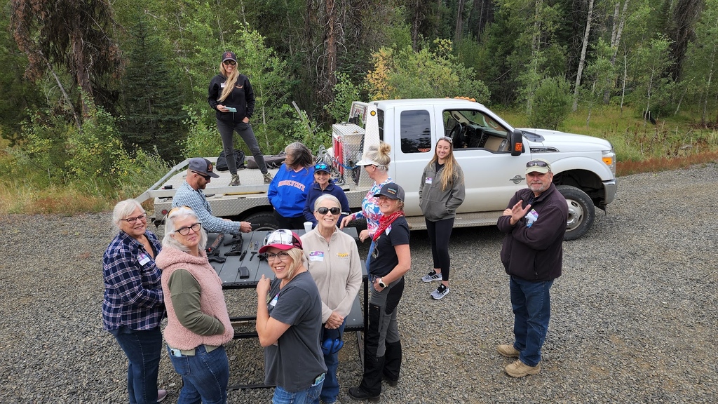 ARS_unique's tweet photo. How was everyone's long weekend!? 
We had a great turn out of ladies at the range this weekend to learn everything AR-15!!! 
#uniquears #agirlandagun #webuildunique #pewpew #2A #customrifle #customhandguard #AR15 #makeityourown #forwhateveryoureinto#TG20 #arpistol #customARpistol https://t.co/s3TVS2qOa6