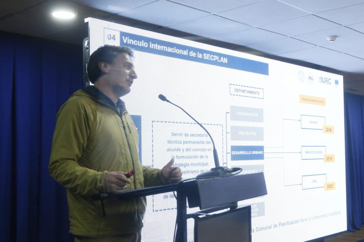 munipuertomontt's tweet photo. 💙Seminario de Economía Azul y Foro de Soluciones Basadas en la Naturaleza
✔️Con participación de autoridades regionales, se abordan conceptos de planificación urbana, en esta instancia llevada adelante por Desarrollo Urbano @munipuertomontt y Municipio de #Pireos, Grecia.
↘️ https://t.co/UYwNM2TvdS