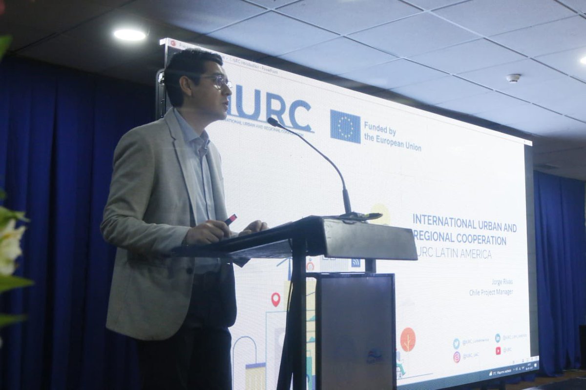 munipuertomontt's tweet photo. 💙Seminario de Economía Azul y Foro de Soluciones Basadas en la Naturaleza
✔️Con participación de autoridades regionales, se abordan conceptos de planificación urbana, en esta instancia llevada adelante por Desarrollo Urbano @munipuertomontt y Municipio de #Pireos, Grecia.
↘️ https://t.co/UYwNM2TvdS