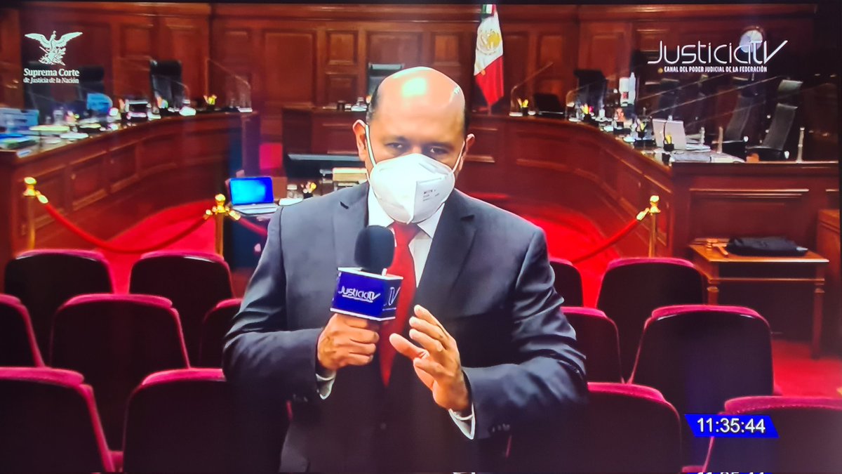 Angela_FriasA's tweet photo. Aquí en el #EsperandoAndo.
Sí tengo esperanza en los demás Ministros, más allá de la presión política que está ejerciendo el ejecutivo en su contra. ⚖️
Recuerden que la labor de la @SCJN, entre otras, es:
-Interpretar la ley
-Fijar criterios orientadores para jueces
(1/2) https://t.co/77PqAdqvi1