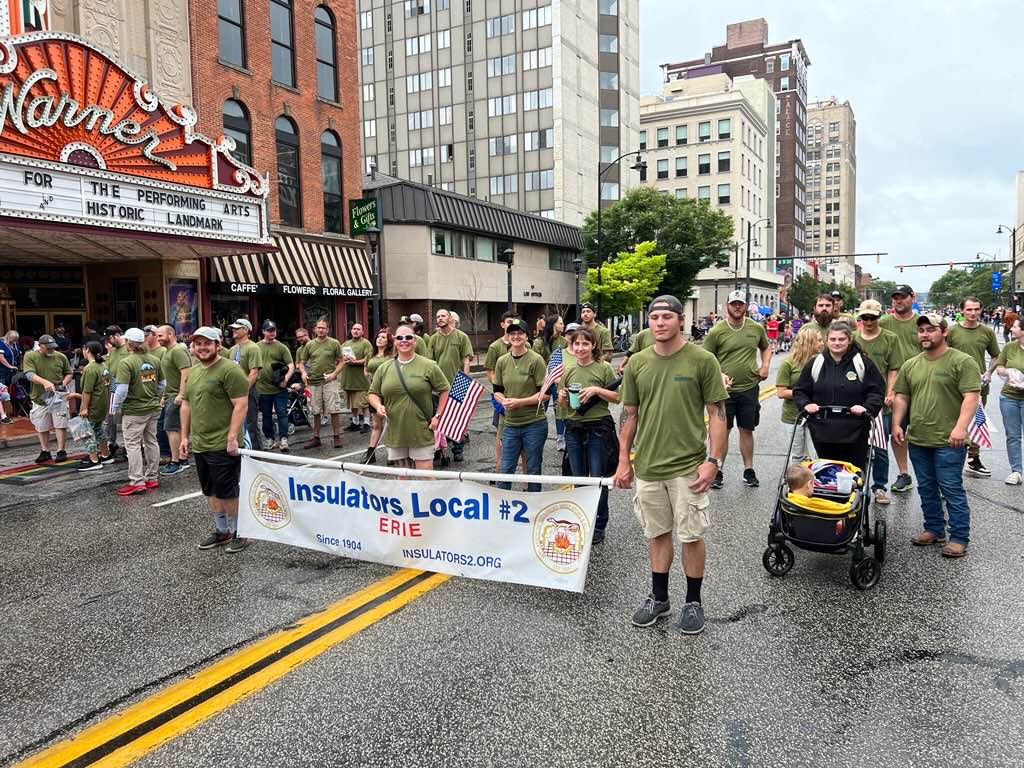 InsulatorsL's tweet photo. Here's a #LaborDay recap from #Erie, PA! Have any photos to share? Be sure to tag us. #LifeOfLocal2 #Local2Together ๐ช ๐ฆ https://t.co/bNs7o1zvDM