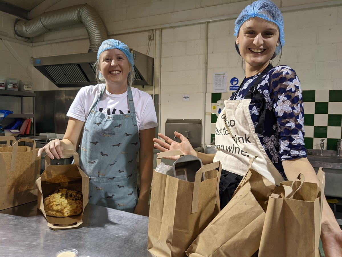 BrocklebysPies's tweet photo. Congratulations Kate, Zara, Damian and Diana who won our ๐Bread Making Workshop Giveaway๐. They made delicious bread with us last night and had a lot of fun, the Bakery smelt just gorgeous!
#breadlove #breadbaking #speltflour #sodabread #breadmakingexperience #breadworkshop https://t.co/7xRIPZvsrJ