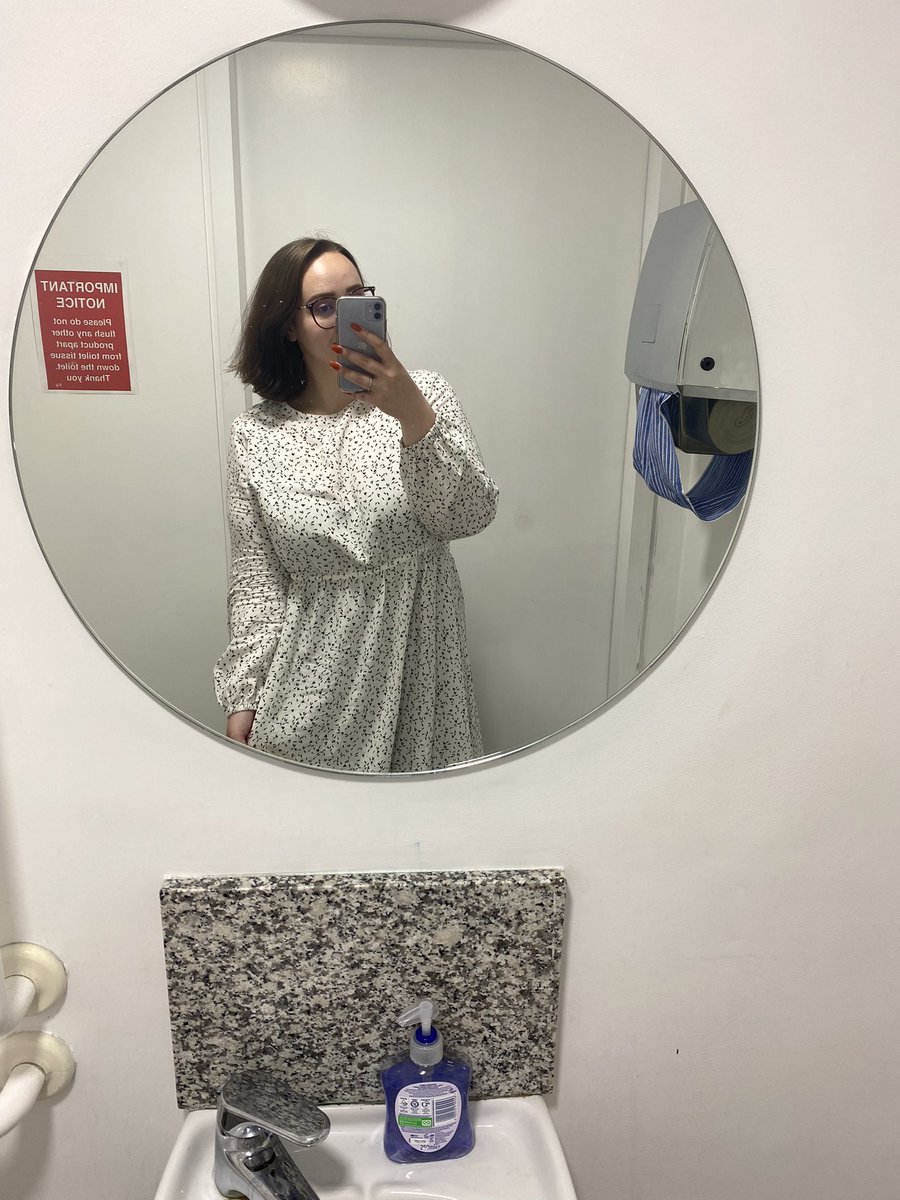 mashaxo_'s tweet photo. New work bathroom selfie just dropped https://t.co/XUtw4ALZKp