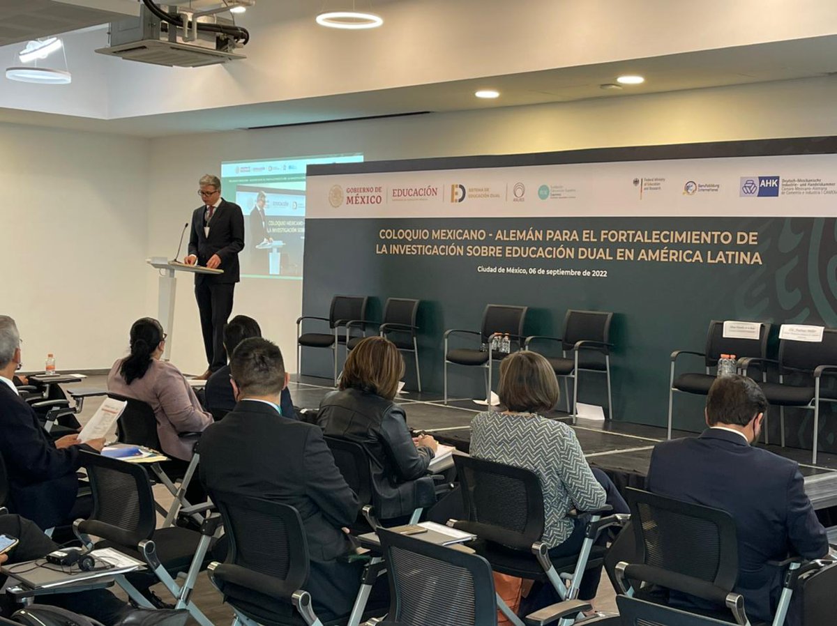 ccecyte's tweet photo. Dio inicio el Coloquio Mexicano-Alemán para el fortalecimiento de la investigación sobre educación Dual en América Latina en beneficio de nuestra comunidad educativa. #EducaciónDual #ComunidadEducativa #fortalecimiento @ccecyte https://t.co/rgROvUejXT