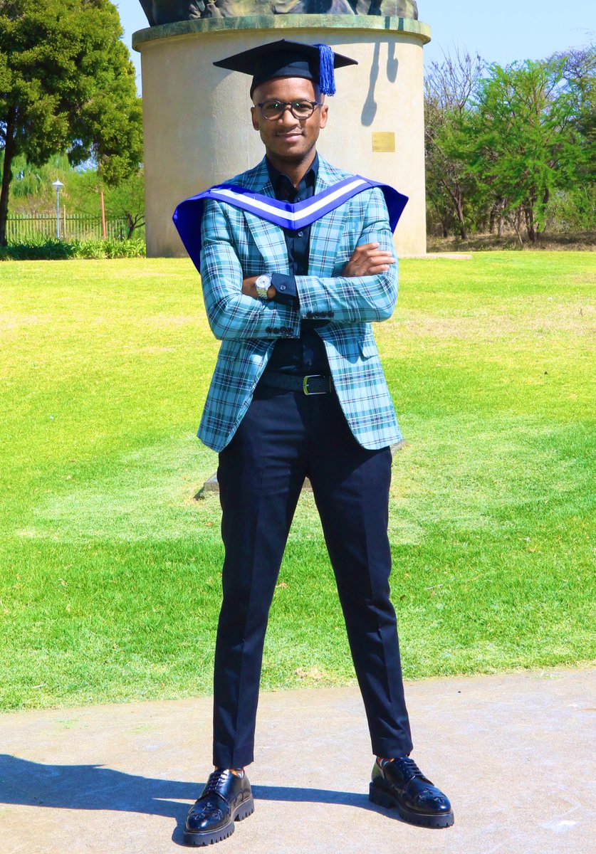 SIDWELL_N's tweet photo. Sleepless nights while working full time to obtain another degree. Glad I was resilient enough to persevere and see this through. Thank you to all those who helped me get this far. Another one in the bag! I’m a Master in Business Administration 🎓🥂 cheers friends ❤️ https://t.co/NX92SVZsAn