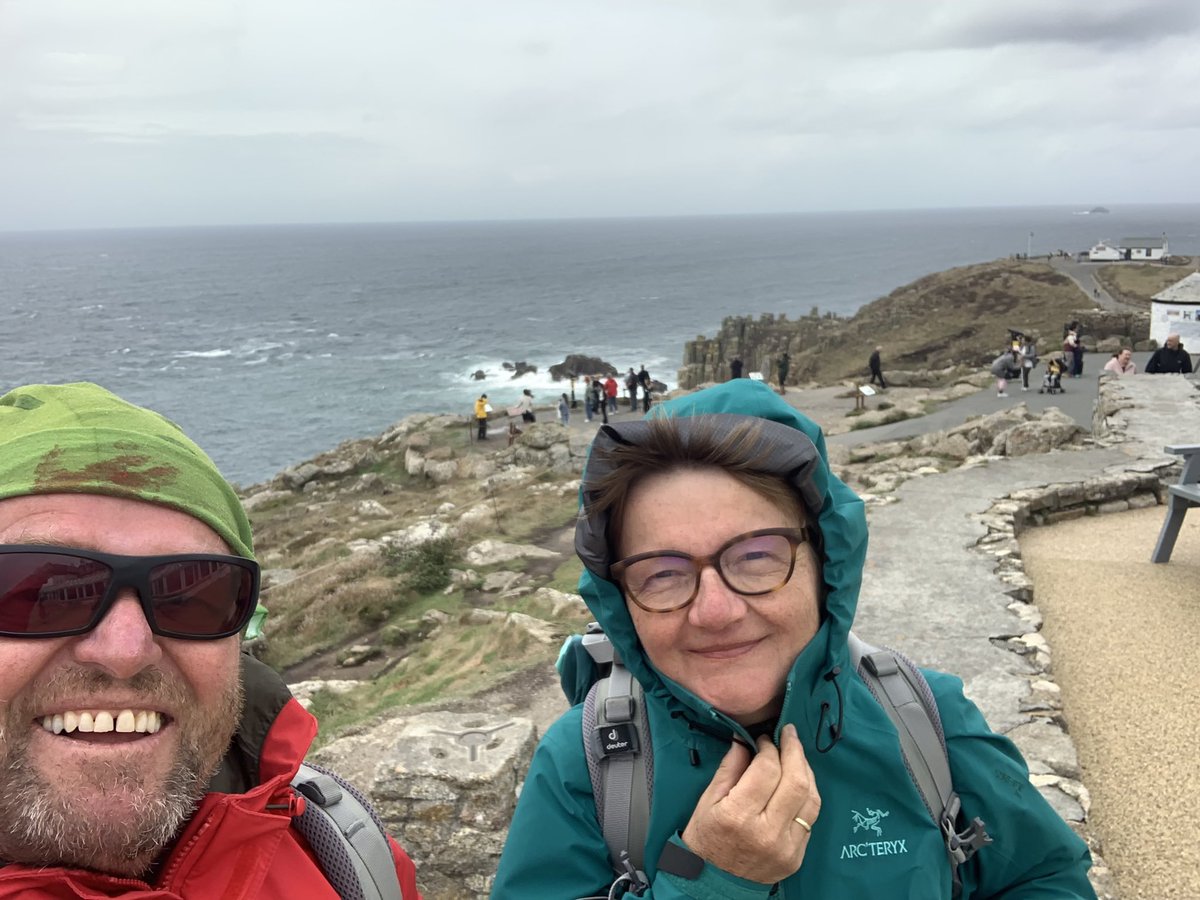 fkaineder's tweet photo. Land's End am Coast Path. #Cornwall #Weltaanschauen #mixedweather #veryfine https://t.co/9QiSfjq3B5