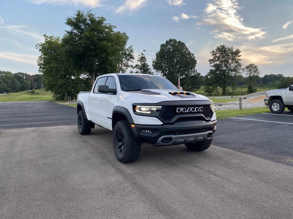 iKgraves's tweet photo. No filter needed. @RamTrucks @OfficialMOPAR https://t.co/rjMpDD2NSH
