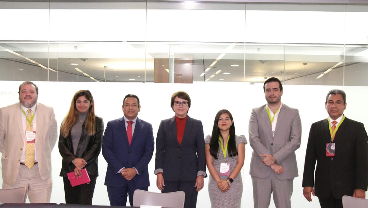fenabadmx's tweet photo. La Presidencia Colegiada, participó en una reunión con la Senadora @patriciamercado e integrantes de la Comisión del Trabajo de la Cámara de Senadores para plantear el proyecto de realizar un foro de la Banca de Desarrollo,también se abordaron temas laborales.
#UnidosSomosMasFuertes https://t.co/pOurr0h1V3