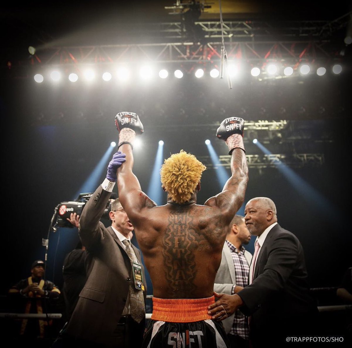 barziniofficial's tweet photo. Iโm Anticipated My Champ Return. He Did It Once, He Did It Twice & He Can Do It Again For The Third Time. Wins, Lose Or Draw, This Is My Champ. #AnTheNew #3X #SwiftNation #TeamSwift #TeamHurd #ItsAStormComing #MrGetThatBag https://t.co/b3UnFcj7uN