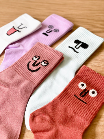 redribbon125's tweet photo. Our hot selling product: Mood Socks , see at https://t.co/3mn2T5NUyk https://t.co/qFgrCOXZ3e