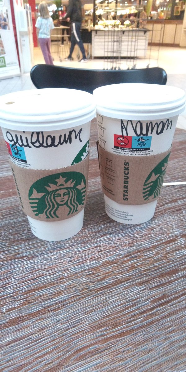 ShomaPlayz's tweet photo. Haha un #StarbucksFail ça faisait longtemps !
Enchanté nous c'est Guillaum sans e et Mamam 😅
#Starbucks #fail https://t.co/PsdaU96M5E