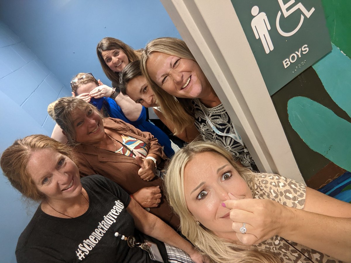 Mrs. Devery tweet media