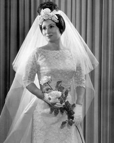 Ba2louzaR's tweet photo. فستان زفاف من زمان فات 💖💖💖
#فستان_فرح
#فستان_زفاف
#Wedding_dress
#بقلوظه_ريفيوز
#Ba2louza_Reviews https://t.co/6zA4mbhlHD