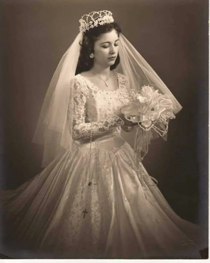 Ba2louzaR's tweet photo. فستان زفاف من زمان فات 💖💖💖
#فستان_فرح
#فستان_زفاف
#Wedding_dress
#بقلوظه_ريفيوز
#Ba2louza_Reviews https://t.co/6zA4mbhlHD