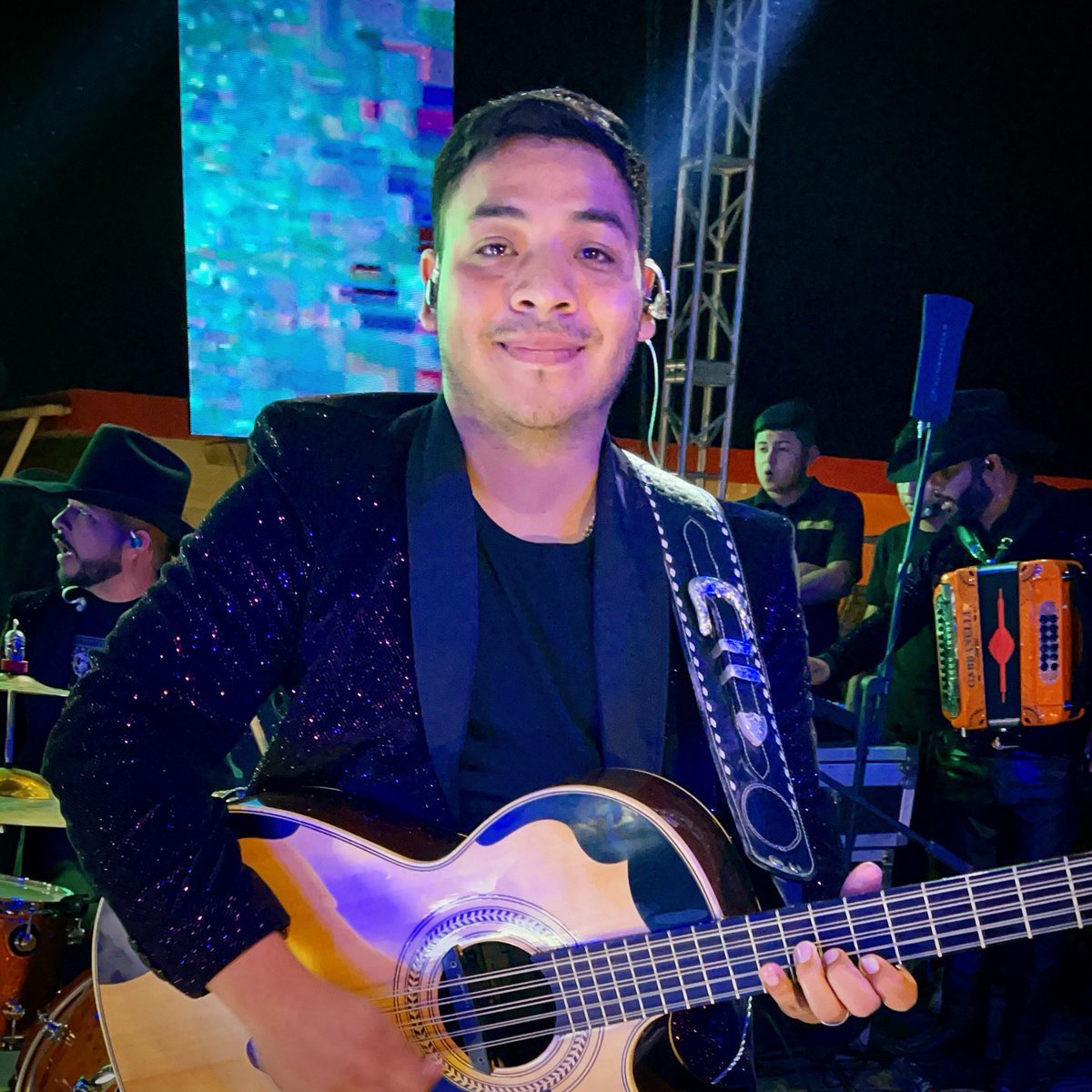 Kikin Y Los Astros tweet media