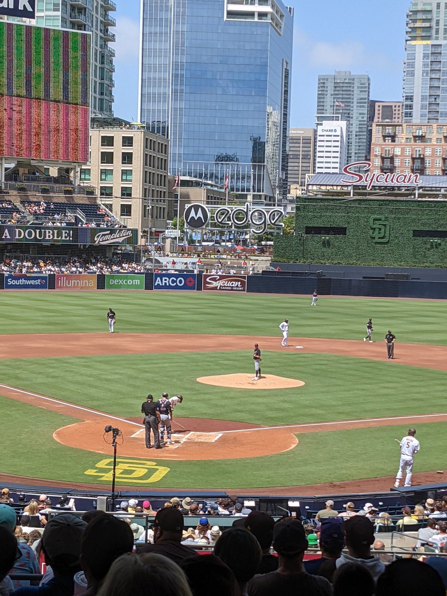 danholsenback's tweet photo. Tonight at 6:40 in the shade, one pair Premier Club Section H tickets. Access to Premier Club and Member Happy Hour. Random selection @ Noon to a Padres fan who likes and retweets. Good luck and Go Pads. #PadresTwitter https://t.co/fPTsaOTIot
