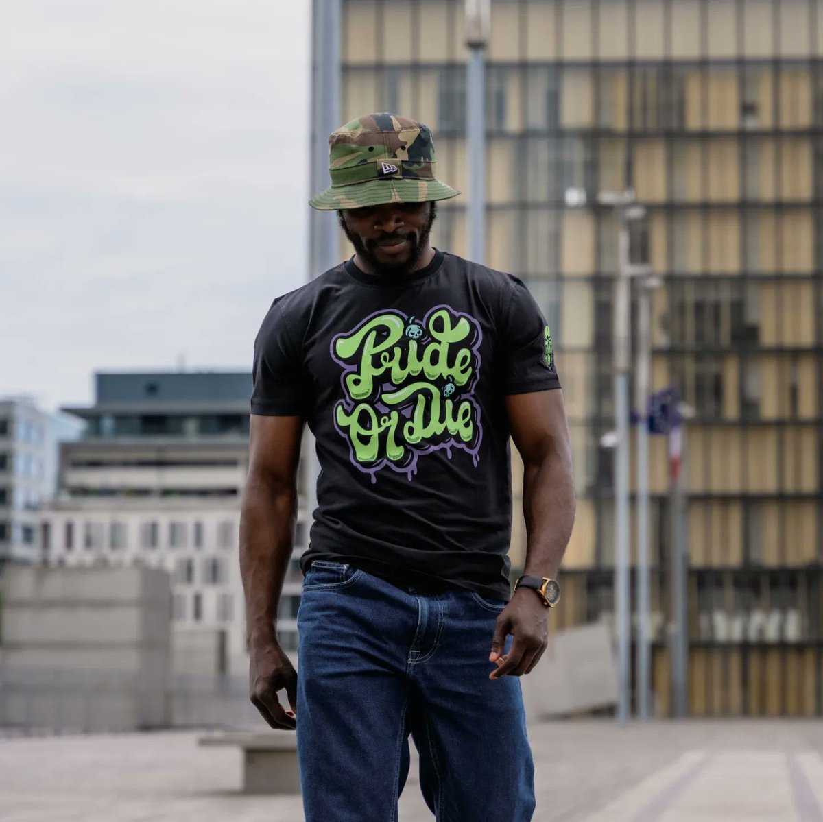 LeColisee_off's tweet photo. 🎁 Le Concours du Colisée 🎁

🏛 Le Colisée X Pride or Die 💀

Tentez de gagner 2 T-Shirts « Pride or Die »👕

Pour tenter votre chance : 

➡️ RETWEET 🔄
➡️ LIKE ❤️
➡️ FOLLOW : @LeColisee_off &amp; @prideordie 

TAS le 10 septembre à 20H 🍀 https://t.co/e3tRdZ9CK9