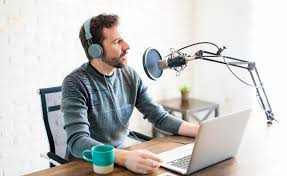 DiegoTenezaca3's tweet photo. En la actualidad, estamos dentro de un escenario en el cual consumir está totalmente conectado a la tecnología, accesibilidad y practicidad. Por tanto, los podcasts surgen como una opción que le garantiza al oyente la conexión con todos estos puntos @SimIntegrado @jpaguayb https://t.co/A1XCCg6XLd