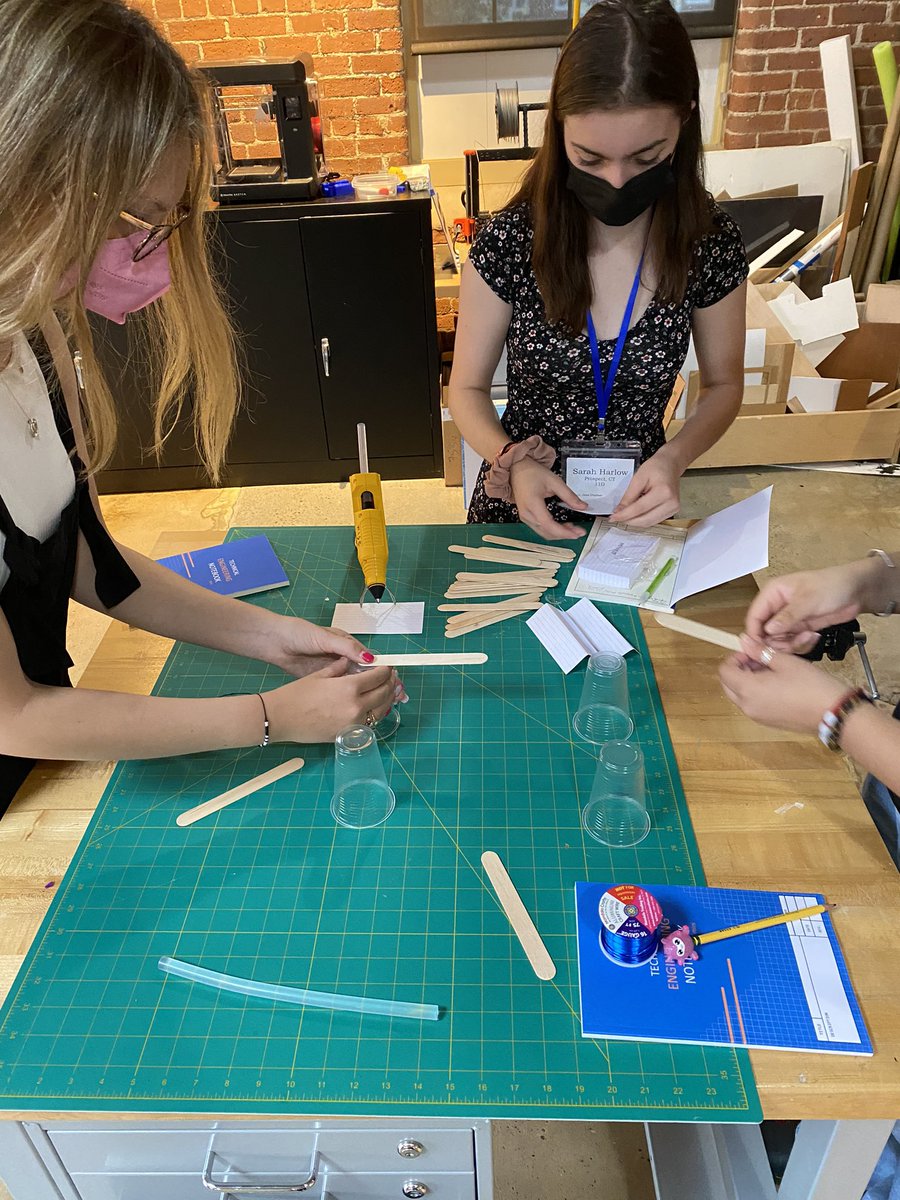 WestoverArts's tweet photo. First day of school! Westover students in Architectural Engineering exploring the design process! #WestoverArts #WestoverWISE #WestoverArtist #WestoverIntellectual https://t.co/nhH4xTvNuB