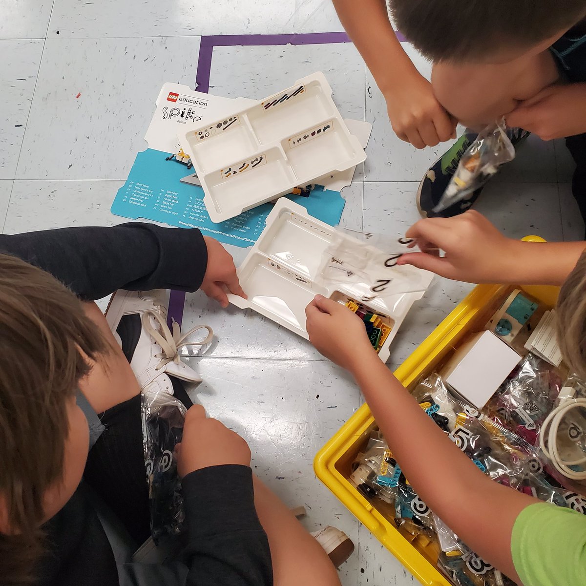 SLuisSTEM's tweet photo. Today we started our @NISDTimberwilde WIN time. I am so excited to introduce @LEGO_Education to our 5th graders. Day 1: organize and team name #picklesonataco #roboticwolves #themonkeys #puppination https://t.co/RNUqKz4fOe