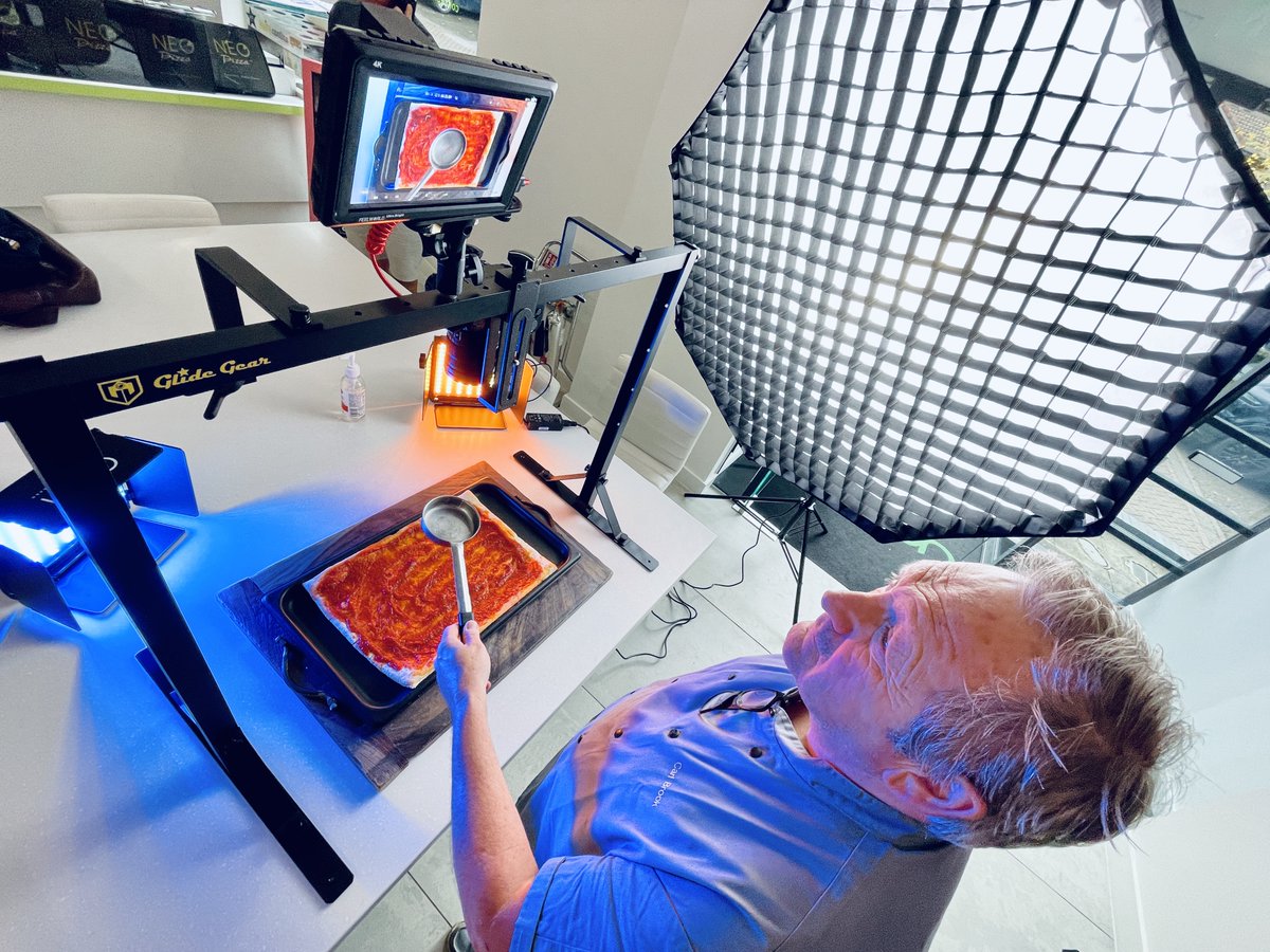 Filming some engaging food concept videos today. Hats off to Tugo for setting the bar so high with their training videos 🎬

#highstandards #nocompromise #foodconcept #commercialcatering #foodvideos #trainingvideos #videoproduction #videoagency #videography