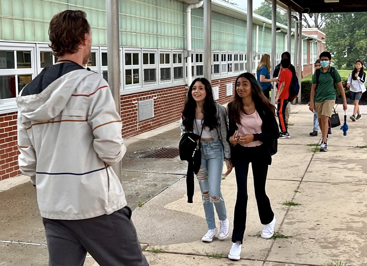 PwaySchools's tweet photo. A little rain couldn't dampen our students' enthusiasm on the first day of school! Welcome back, and let's make this the start of something special! #FirstDayPway
Click to see more photos β‘οΈ https://t.co/o8An4ENnZm https://t.co/3LAZxTTFFh