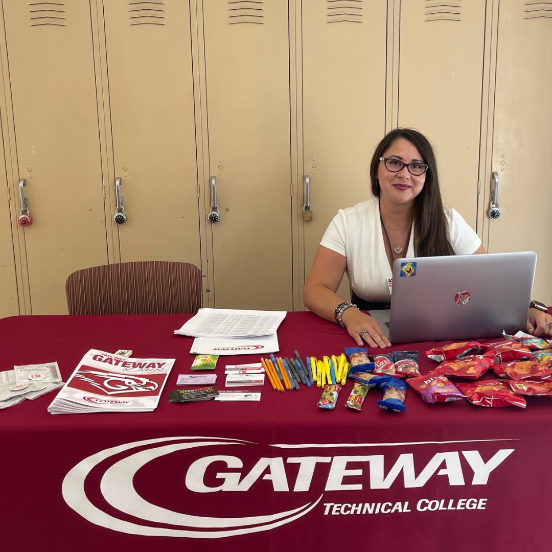 Gateway Tech College on Twitter: "Welcome back, Red Hawks! Gateway Days  kick off in Kenosha with staffed tables dotting the campus today until one  o'clock. For information on Gateway Days events at