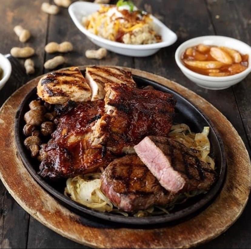 santafecattle's tweet photo. Big appetite today or looking for a meal for two? Our Wagon Full features Steak, Ribs and Chicken for two, piled high on a sizzlin’ fajita skillet over a bed of sautéed onions and mushrooms. Your choice of two homemade sides and two house salads!!

#DinnerFor2 #SantaFeCattle https://t.co/DnaYfqueJE