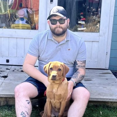 _RRAWLY's tweet photo. Man’s best friend! 🤜🏻🤛🏻 

#labradorretriever https://t.co/e46uKSKyLC