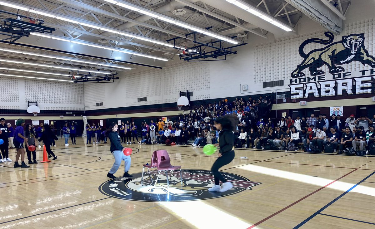 SandalwoodH_SS's tweet photo. SHSS Link Crew Grade 9 Orientation Day-Class of 2026 @CAMascherin @PDSBDirector #classof2026 #peelfirstday https://t.co/OXhrxWkKzh