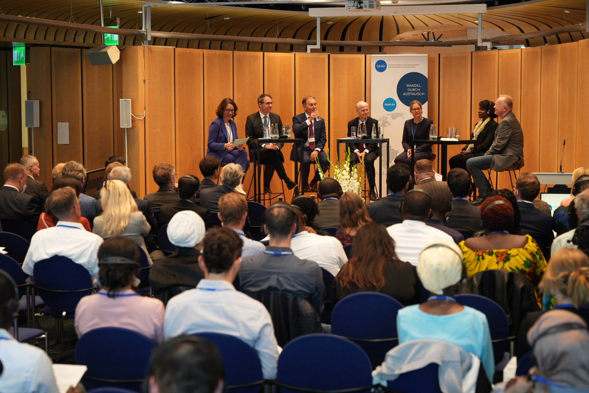 DAAD_Germany's tweet photo. Our first panel discussion highlights the importance of international scientific cooperation to solve global challenges. Together with @AuswaertigesAmt, @AvHStiftung, @NinaScheer_SPD and project representatives @AFAS_CC @caideraproject we join forces! #DAADGlobalCentres https://t.co/Yy5fxlAFq6