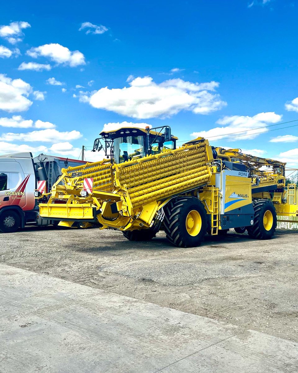 TomCraven11's tweet photo. WEEKEND HGV Class 1 Drivers Required!       
Drivers required for the upcoming Beet season! 

Good rates of pay.
Driver friendly environment.
New well maintained equipment.
Please contact to discuss further.

Office - 01205480900
Email - Tom@craven-transport.co.uk https://t.co/bWK4lIsXFC