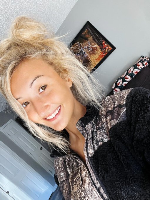 Embrace messy hair &amp; no makeup 😍 https://t.co/QxQ5QIwKup<a href="/tag/feet"class="tags"><span>#feet</span></a><a href="/tag/soles"class="tags"><span>#soles</span></a><a href="/tag/feetpic"class="tags"><span>#feetpic</span></a><a href="/tag/feetfridays"class="tags"><span>#feetfridays</span></a><a href="/tag/onlyfans%20"class="tags"><span>#onlyfans </span></a>