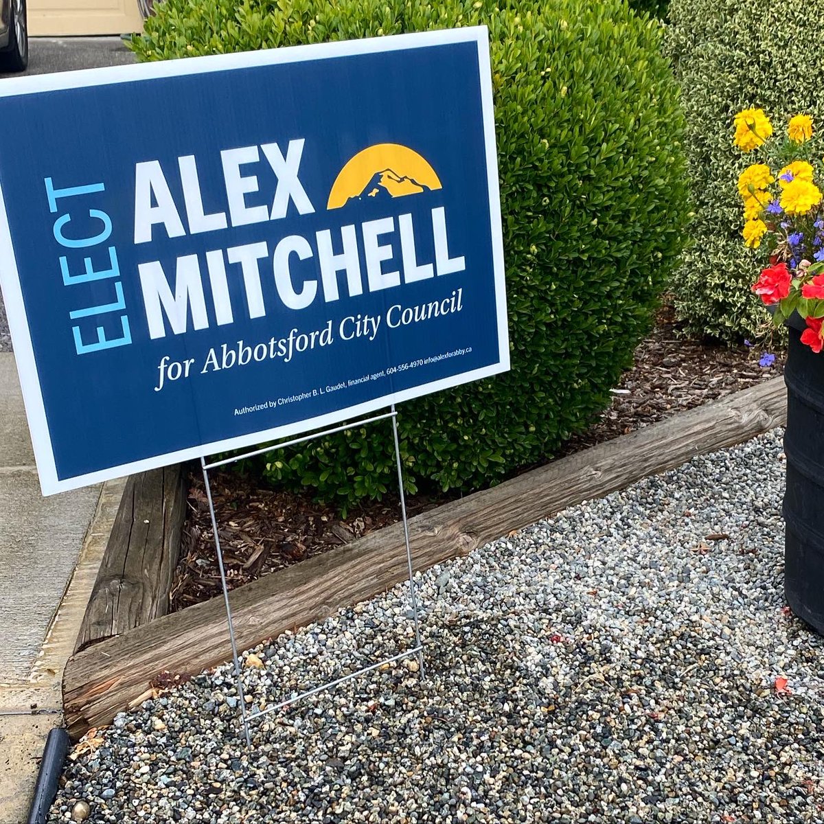 alexandriamitch's tweet photo. Election signs are going up across #Abbotsford! If you would like a lawn sign to show your support, please send a DM or a message to info@alexforabby.ca and one of our volunteers will drop one off for you.
Thank you for your support!
#AlexforAbby #VoteMitchell https://t.co/YBx5KaASb5