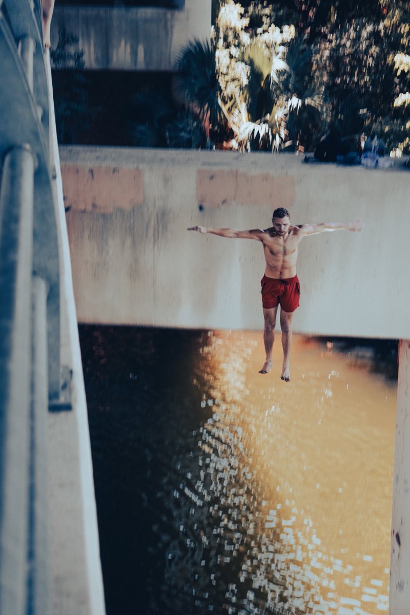 cconnor_crowe's tweet photo. Out with the Sony a6000 before work 📷 🛶 
#sonya6000 #sonyalpha #austintexas #bridgejumping https://t.co/gP1UZKAoMm