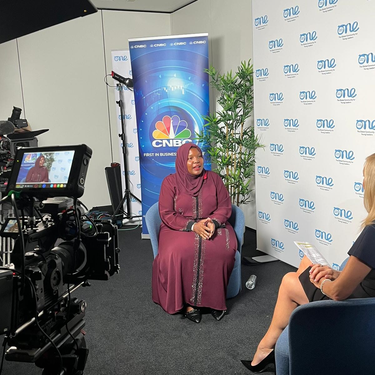 jamila_mayanja's tweet photo. Interview with @CNBC to talk about how impactful @oneyoungworld community has been for me and ofcourse my work MaShaaAllah. #OYW2022 is indeed a beautiful experience thank you #EnterpriseForPeace2022 #smartgirlsug #mtngirlswithtoolsug https://t.co/7z61Gn2Yff