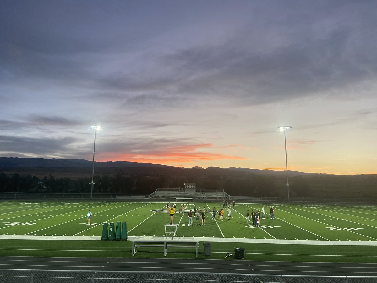 LanderGuard's tweet photo. Fundamentals and learning drill on a beautiful evening! @Fremont1_LVHS @LanderSchools https://t.co/YNaejGUVQT